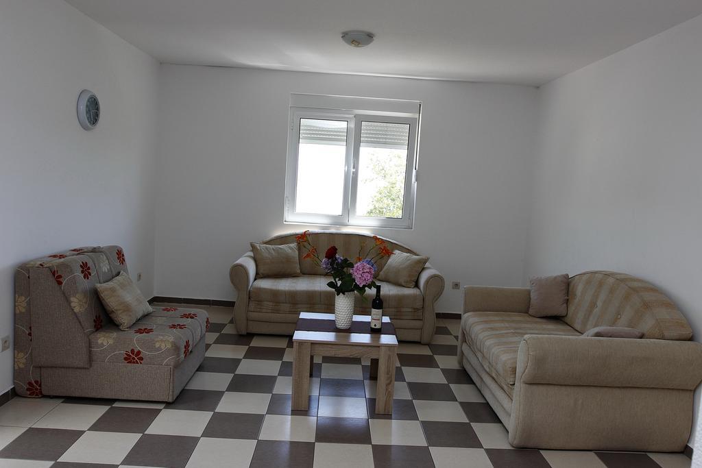 Guest house Ugljevarevic Budva